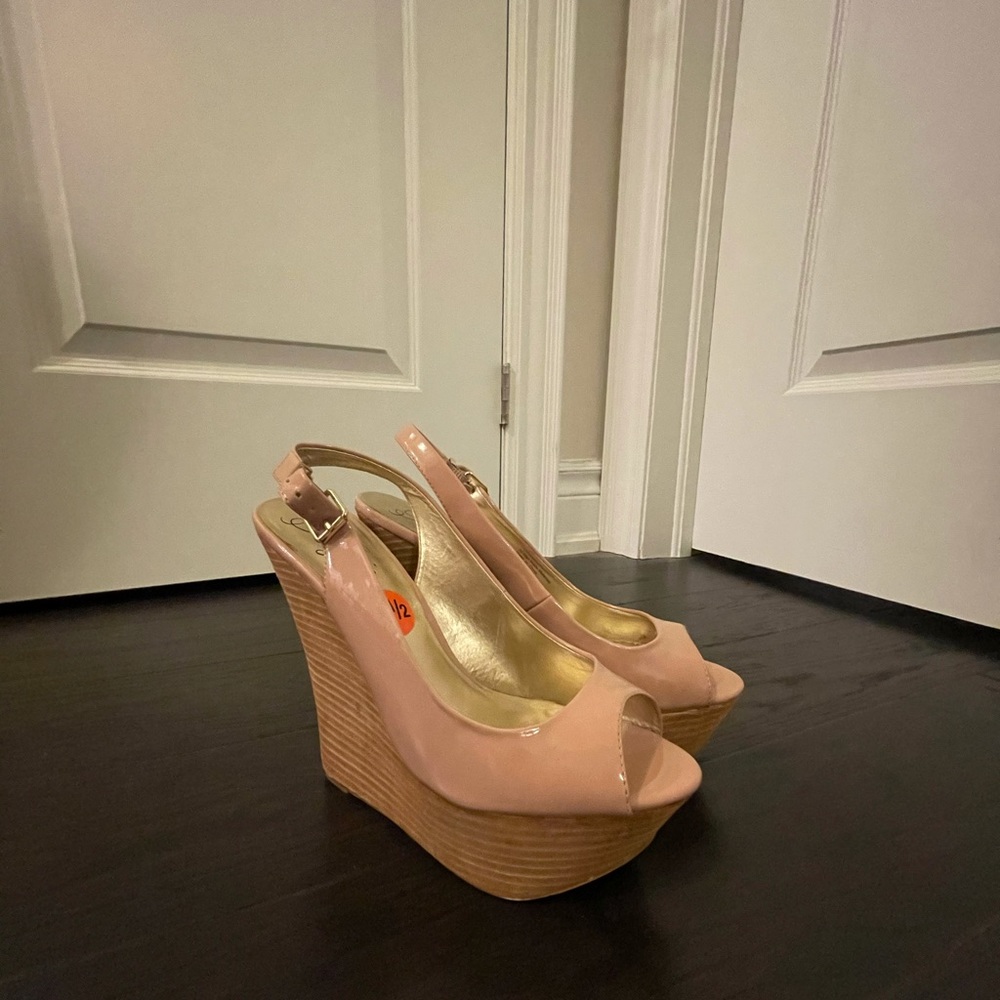 Light pink/blush open toe wedges